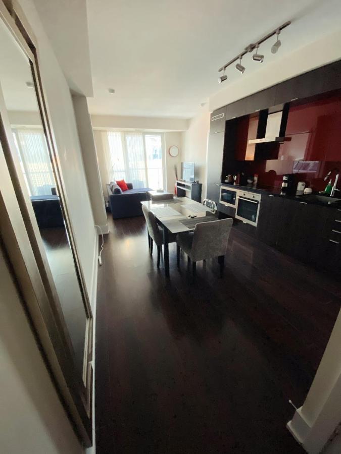 Luxury Condo On Cn Tower Toronto Kültér fotó