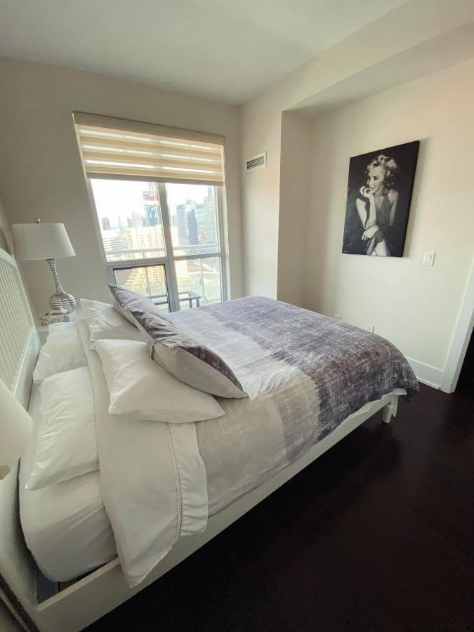 Luxury Condo On Cn Tower Toronto Kültér fotó
