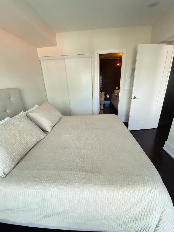 Luxury Condo On Cn Tower Toronto Kültér fotó